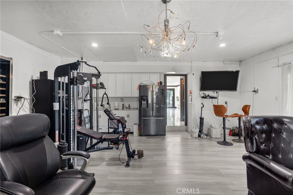 12293 Woodley Avenue