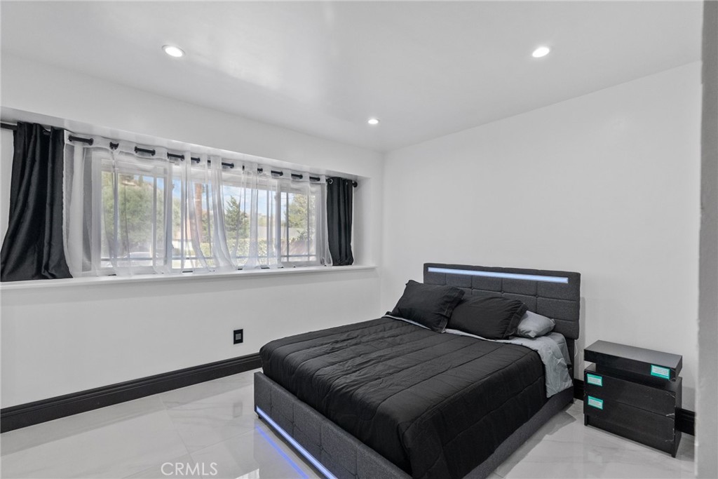 12293 Woodley Avenue