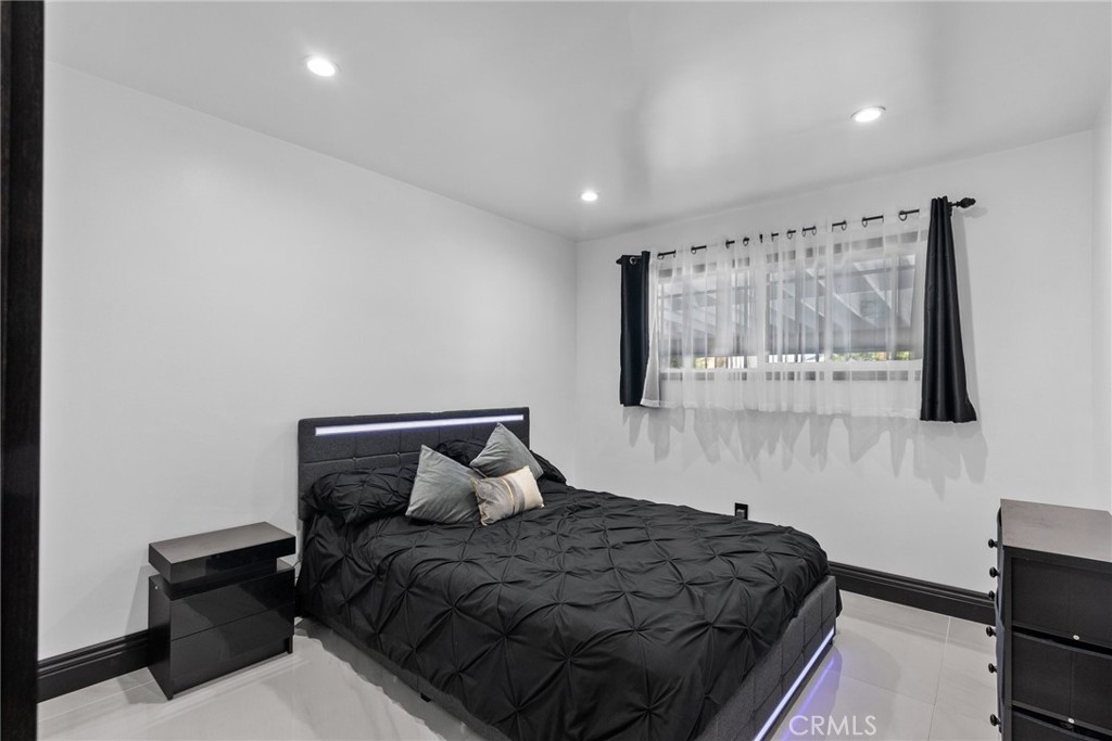 12293 Woodley Avenue