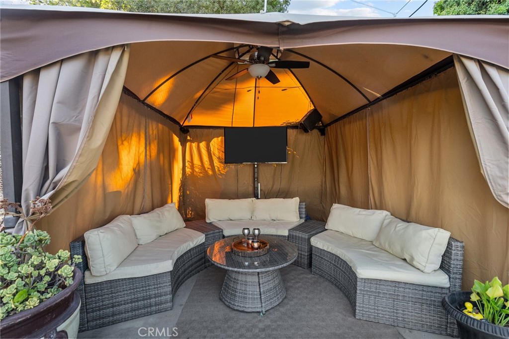 12293 Woodley Avenue