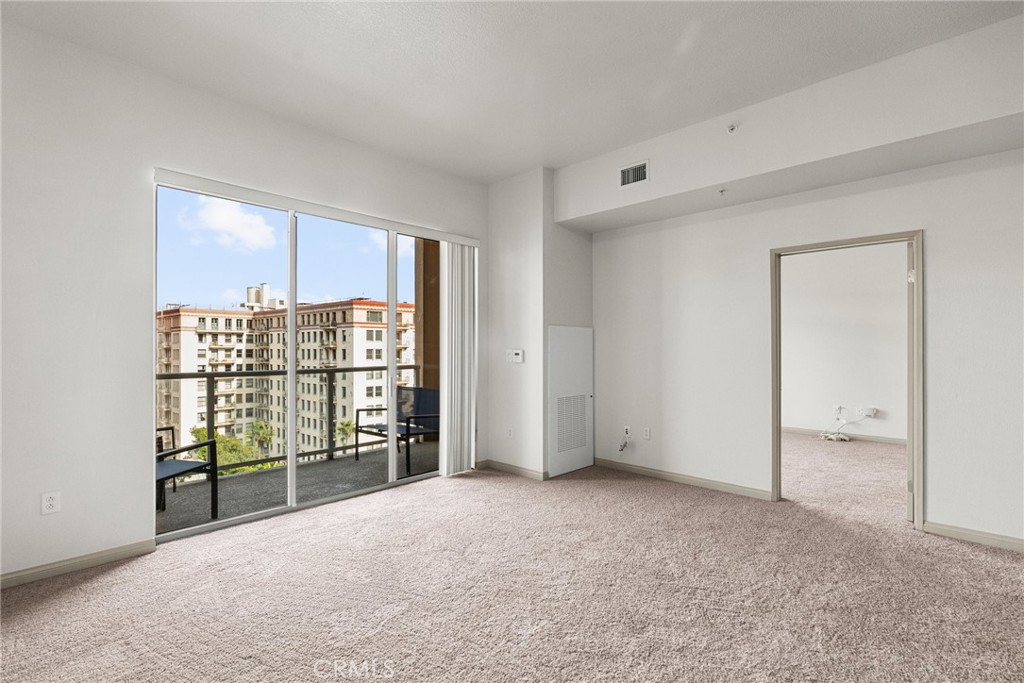 488 E Ocean Boulevard 1111