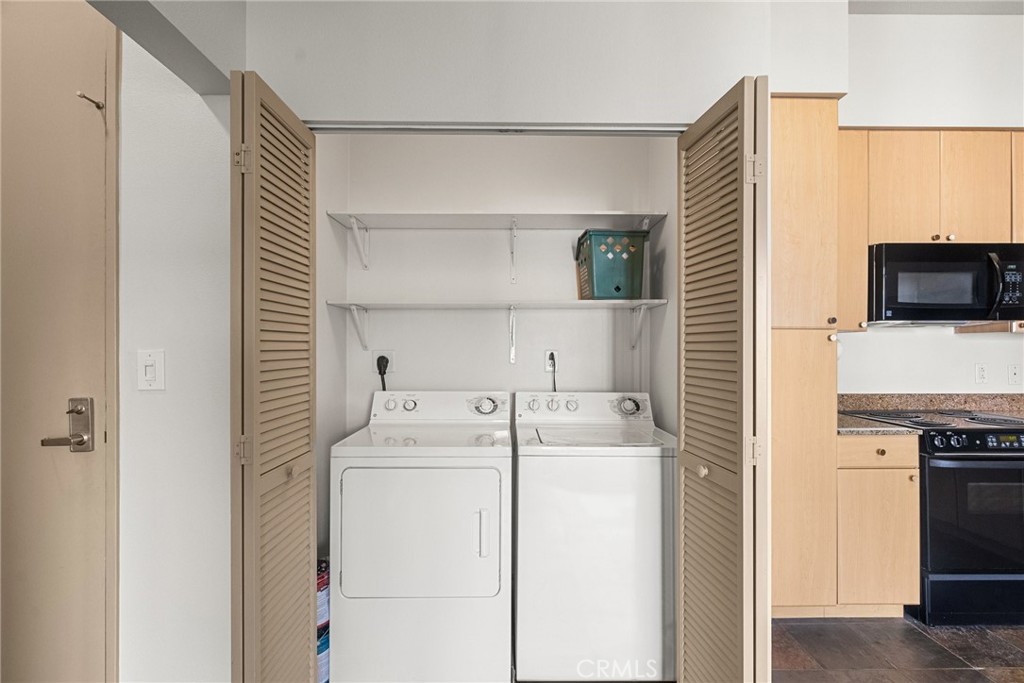 488 E Ocean Boulevard 1111