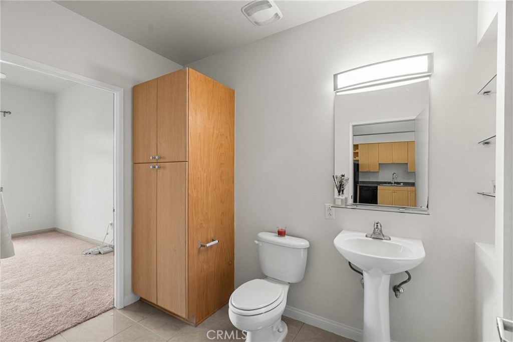 488 E Ocean Boulevard 1111