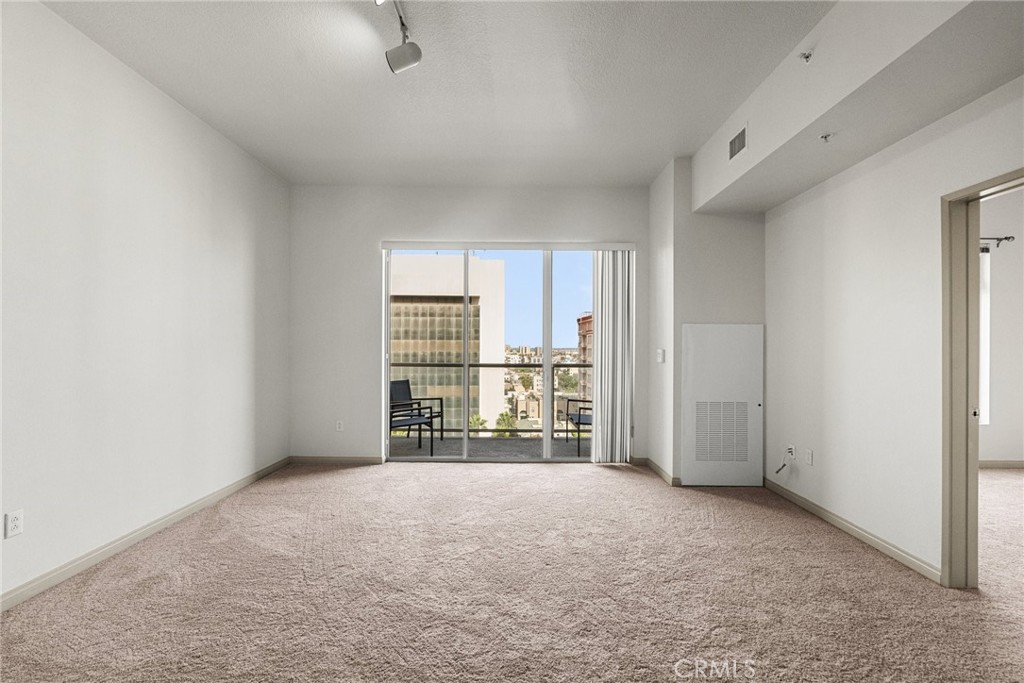 488 E Ocean Boulevard 1111