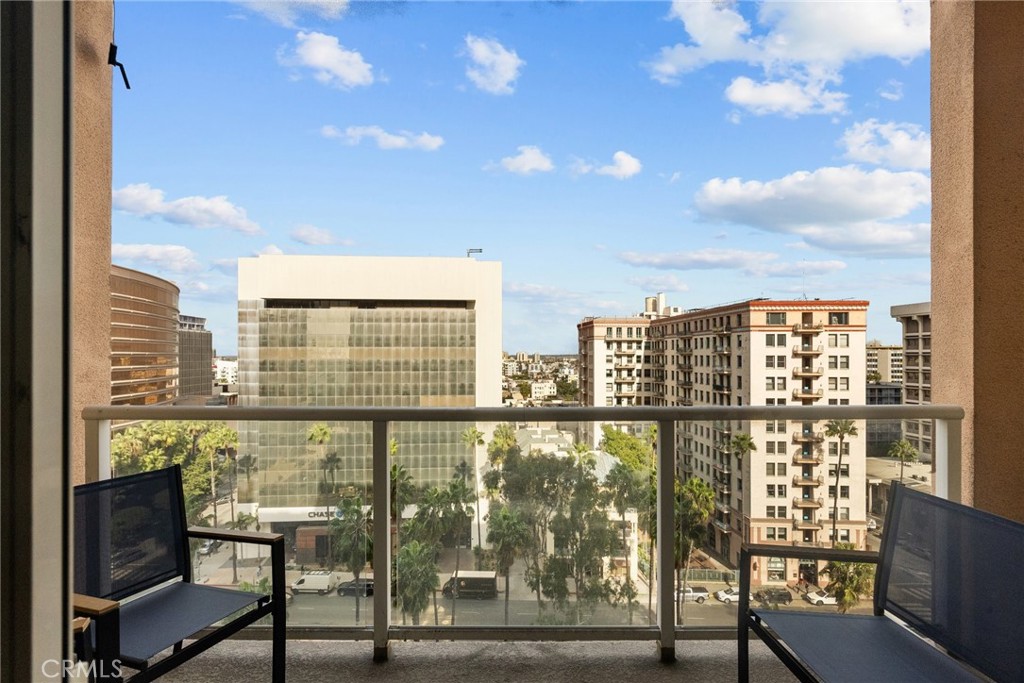 488 E Ocean Boulevard 1111