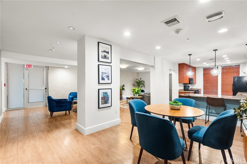 488 E Ocean Boulevard 1111