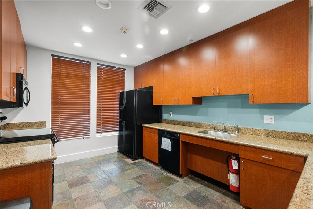 488 E Ocean Boulevard 1111