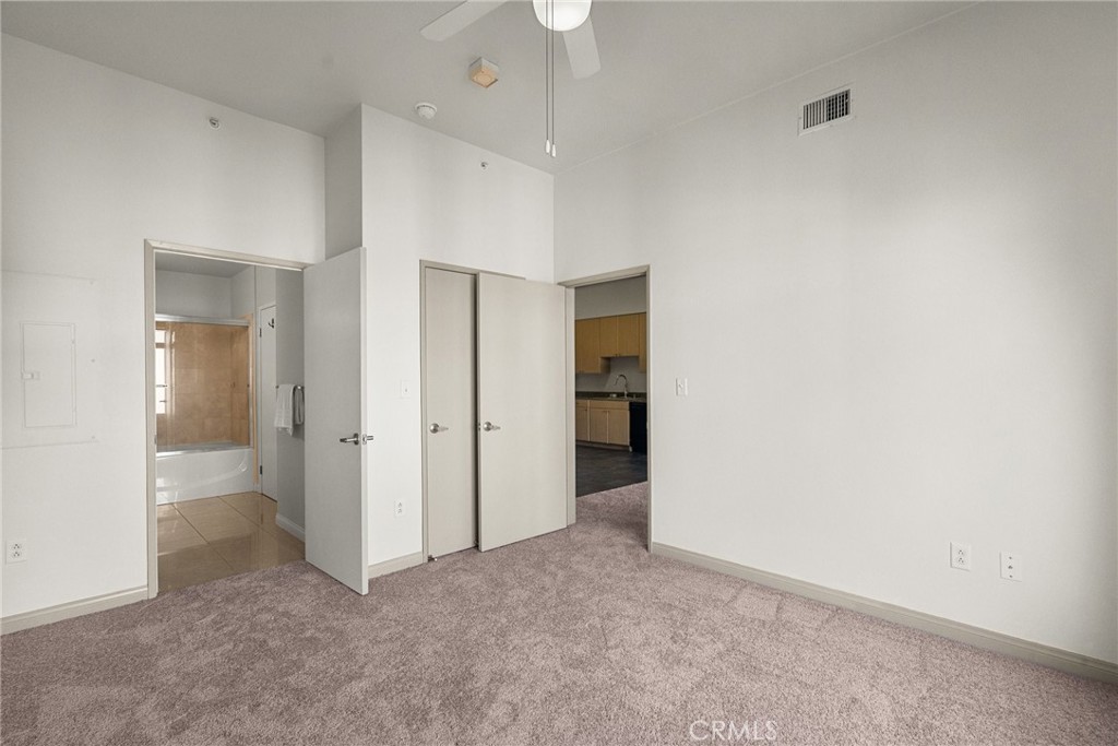 488 E Ocean Boulevard 1111