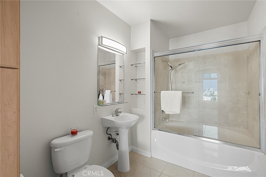 488 E Ocean Boulevard 1111