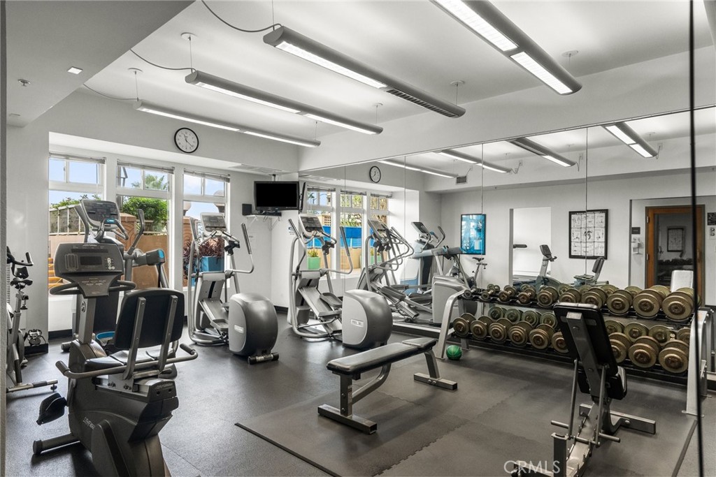 488 E Ocean Boulevard 1111