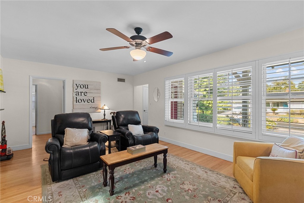 10827 Yarmouth Avenue