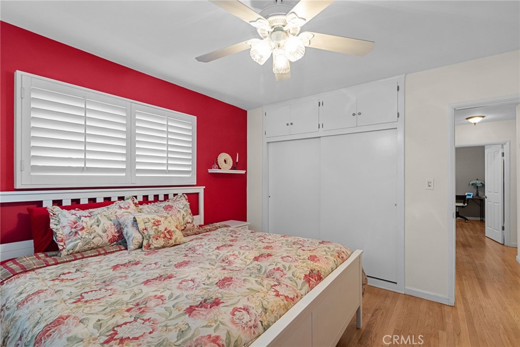 10827 Yarmouth Avenue