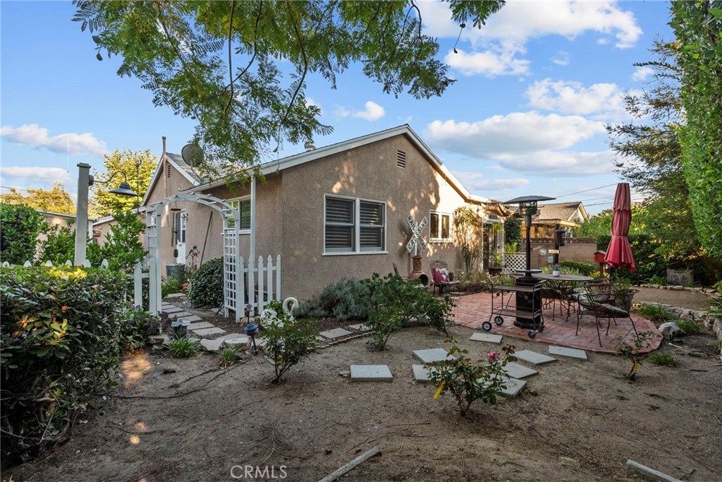 10827 Yarmouth Avenue