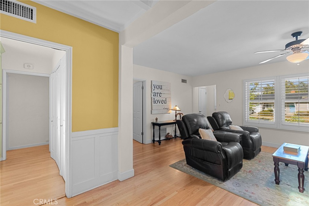 10827 Yarmouth Avenue