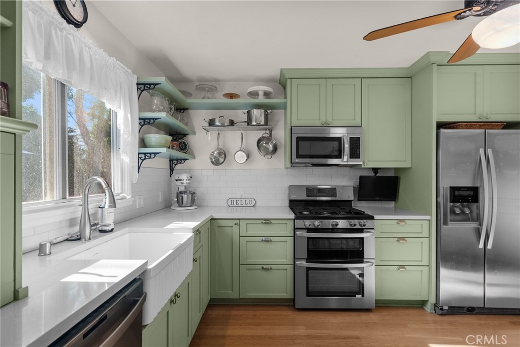 10827 Yarmouth Avenue