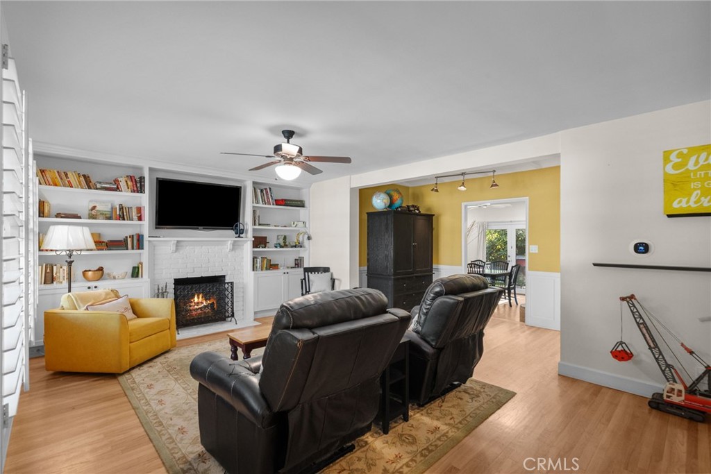 10827 Yarmouth Avenue