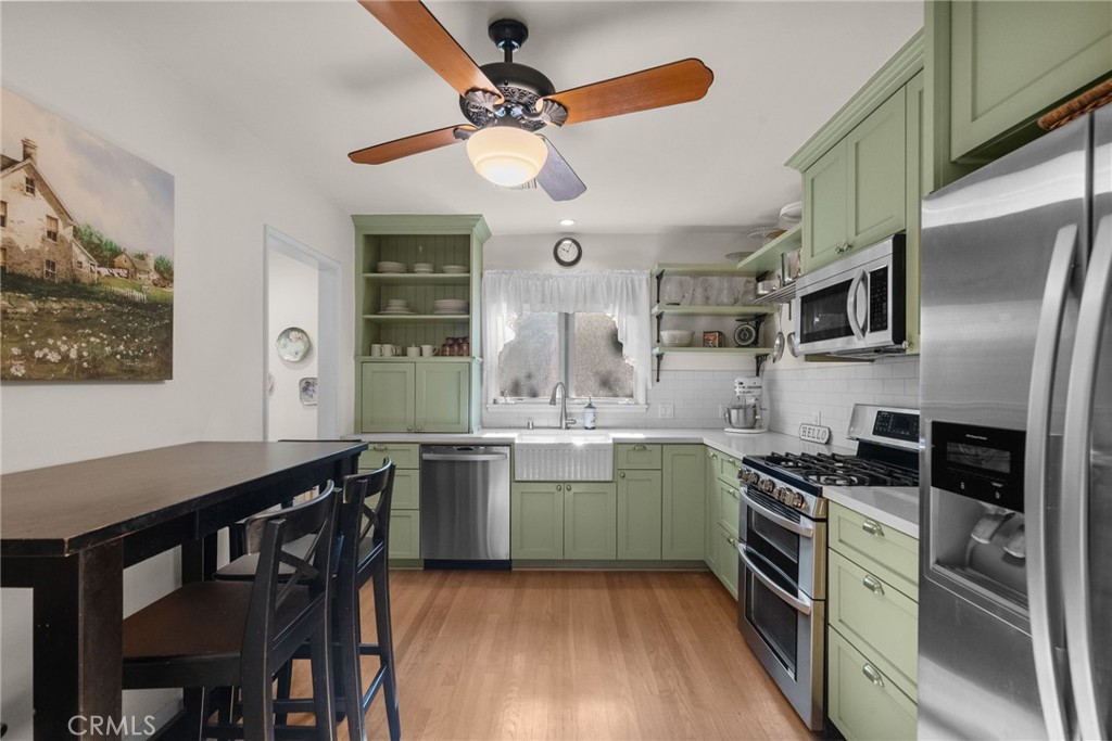 10827 Yarmouth Avenue