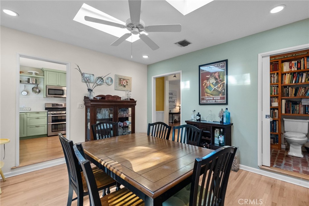 10827 Yarmouth Avenue