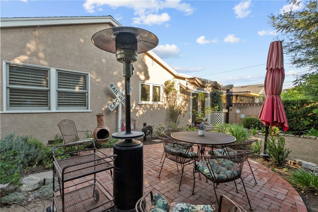 10827 Yarmouth Avenue