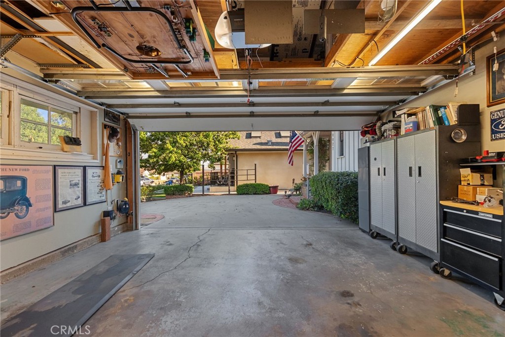 10827 Yarmouth Avenue