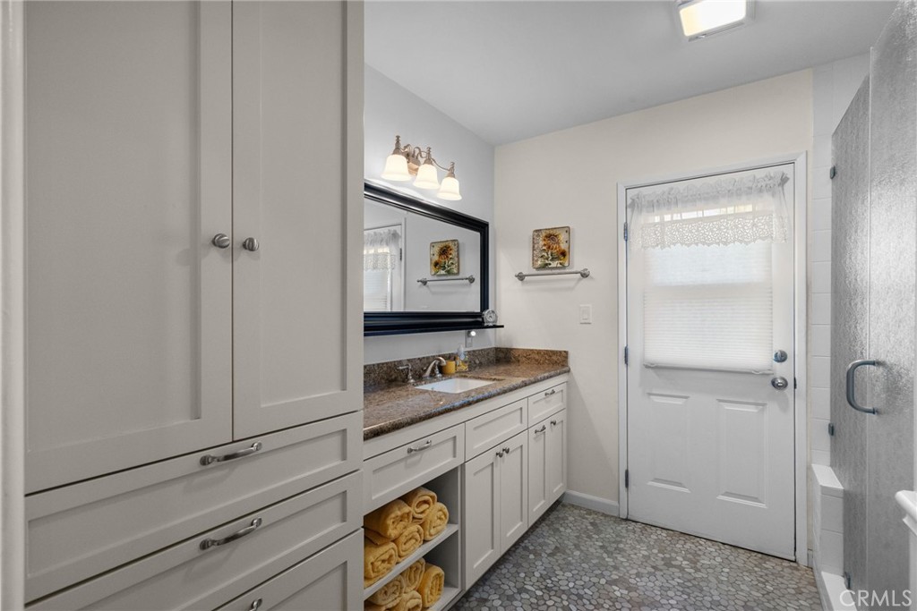 10827 Yarmouth Avenue