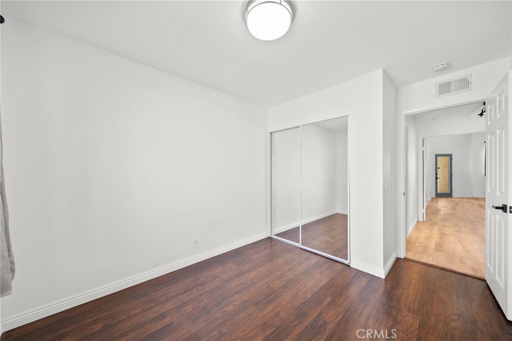 25725 Perlman 127