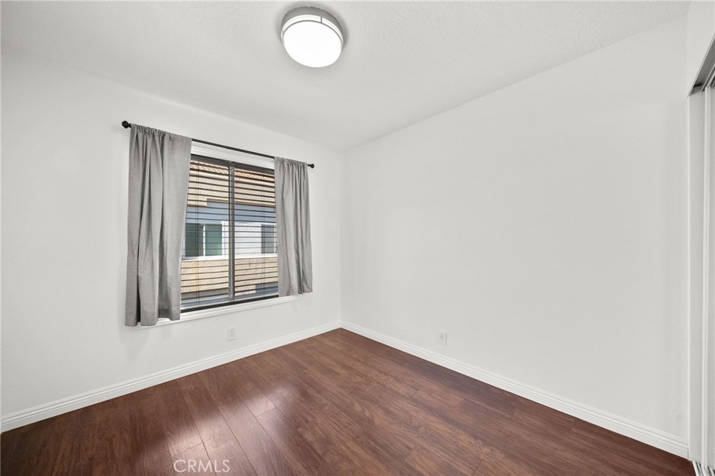 25725 Perlman 127
