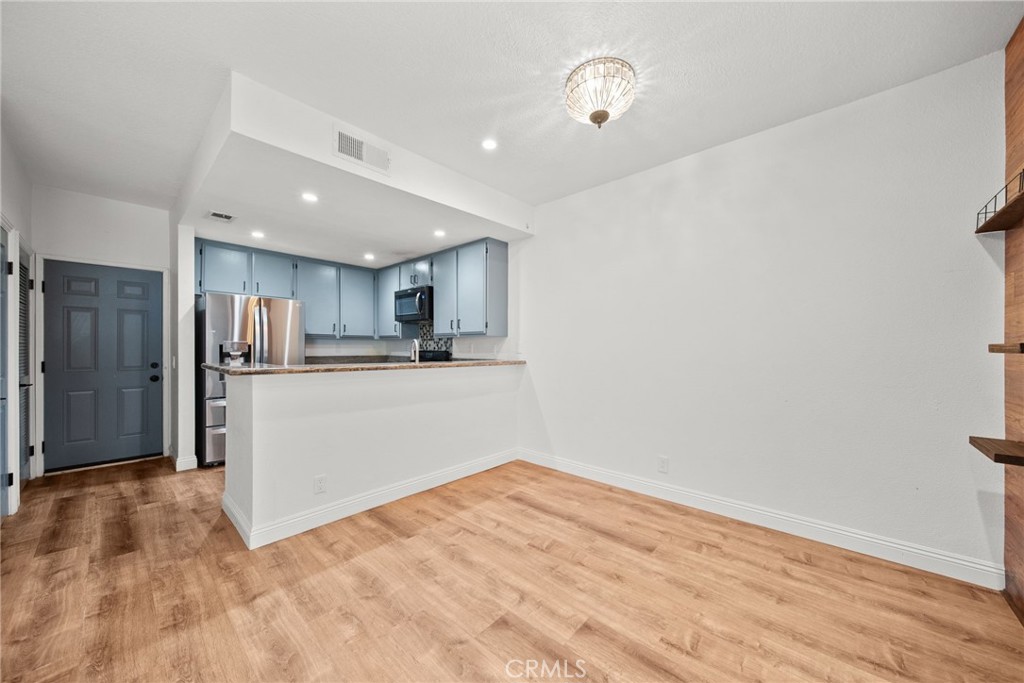 25725 Perlman 127