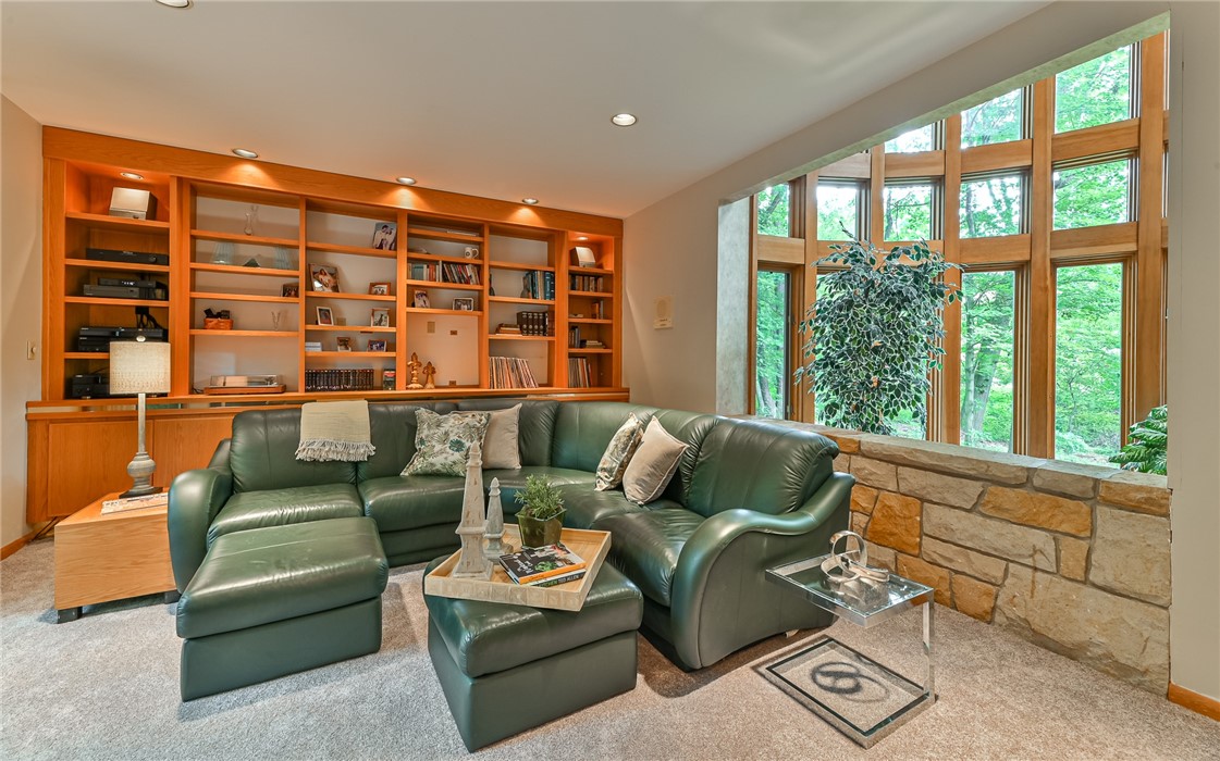 4255 Laurel Ridge Drive