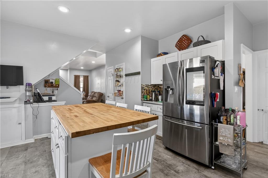 6812 Burbage Lake CIR