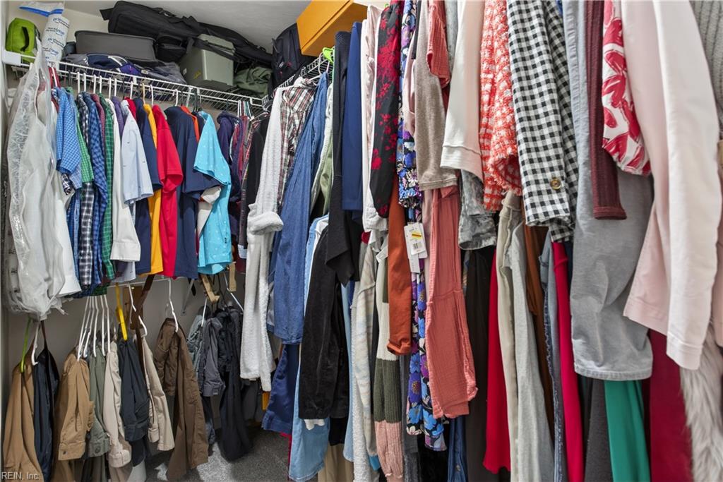 6812 Burbage Lake CIR