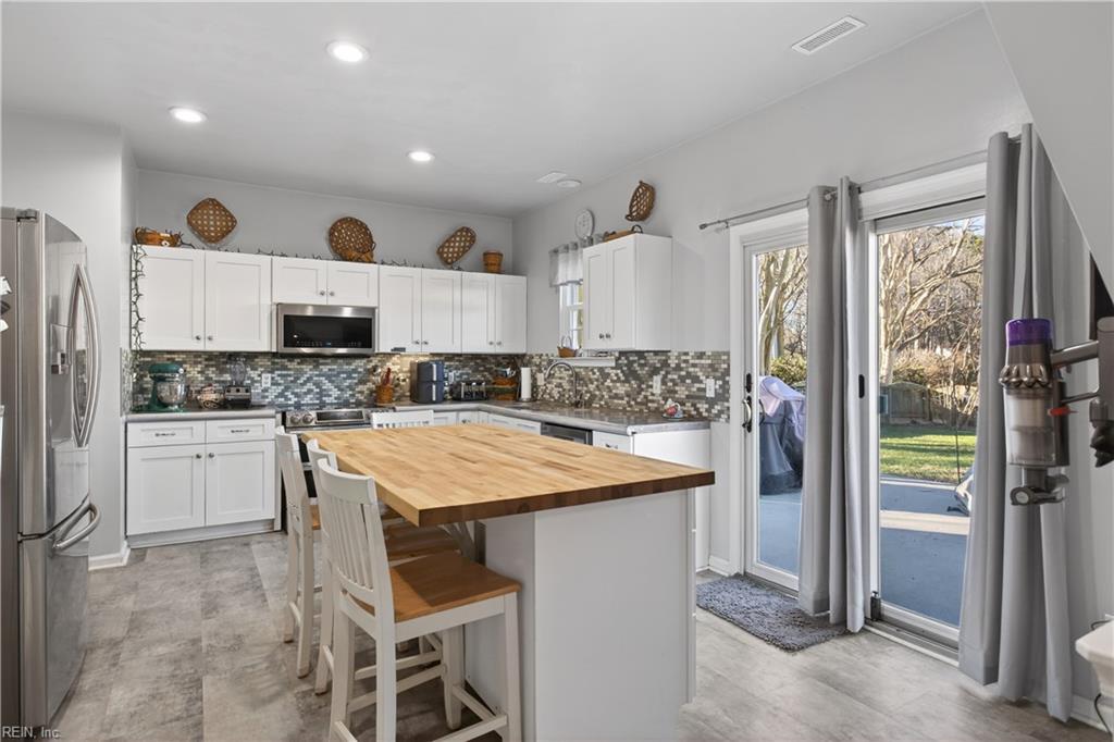 6812 Burbage Lake CIR