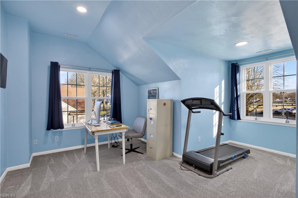 6812 Burbage Lake CIR