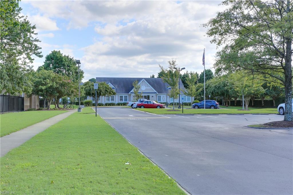 6812 Burbage Lake CIR