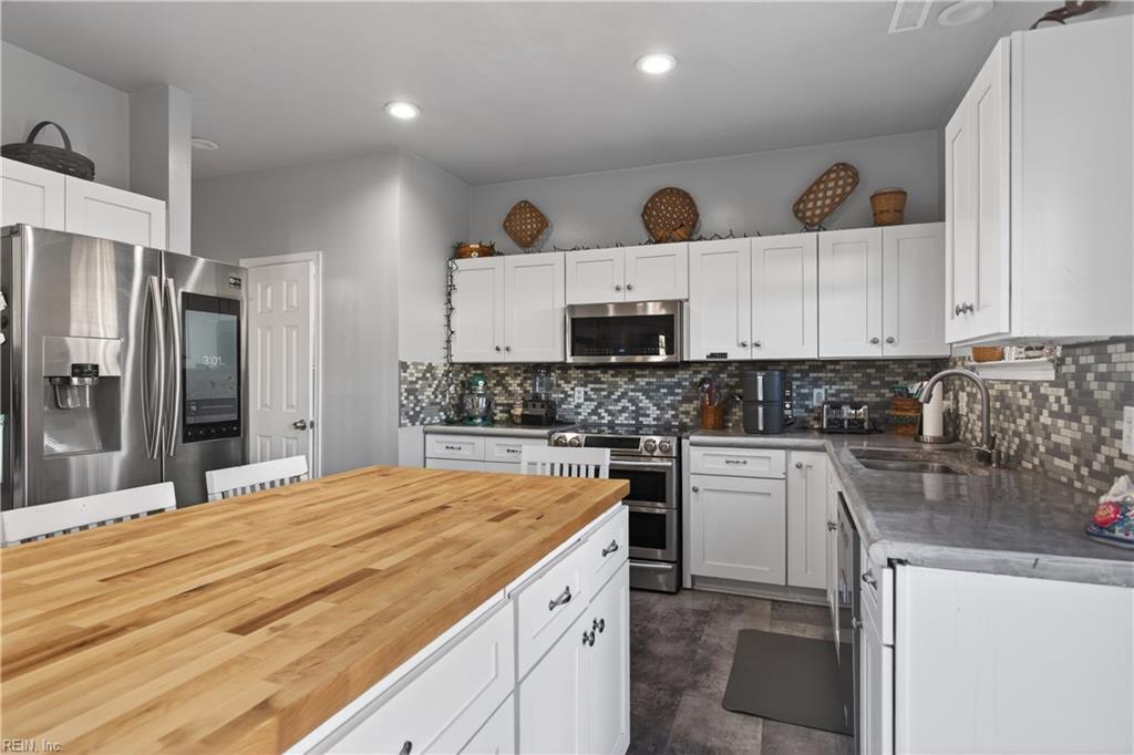 6812 Burbage Lake CIR