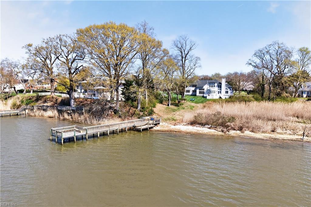 118 Sleepy Point WAY