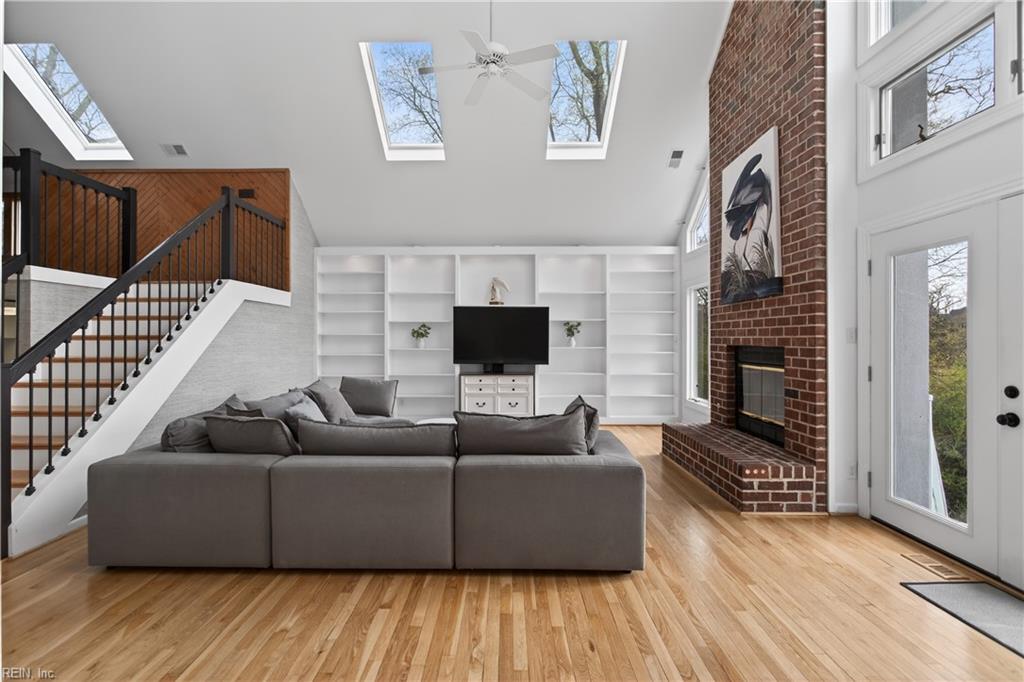 118 Sleepy Point WAY