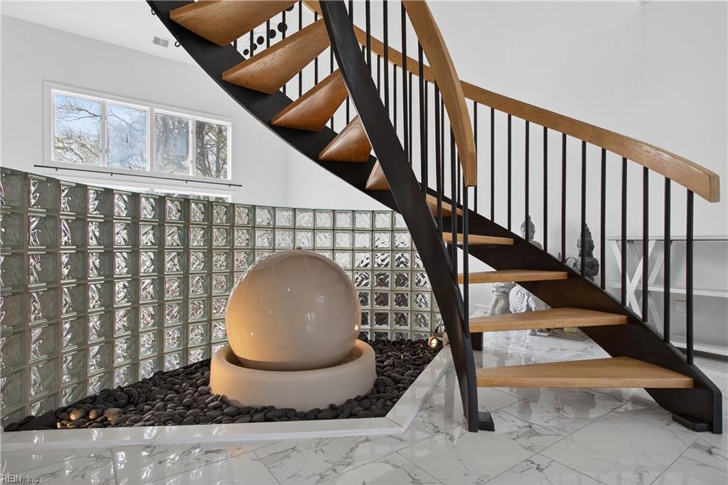 118 Sleepy Point WAY