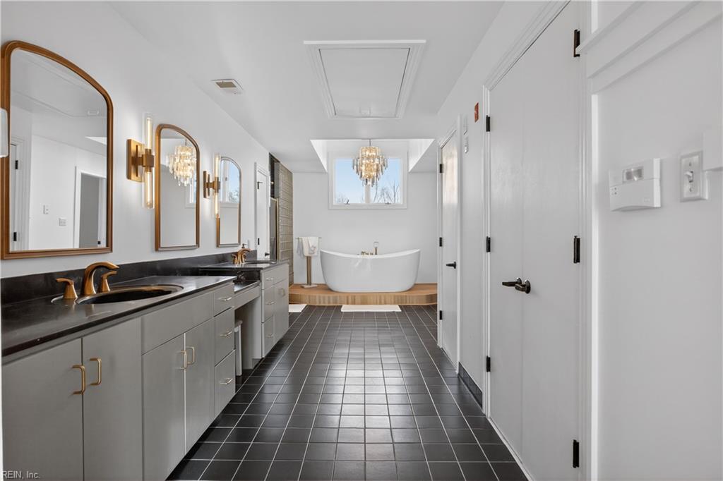 118 Sleepy Point WAY