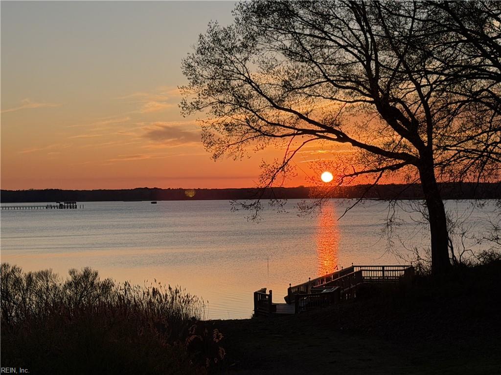 118 Sleepy Point WAY