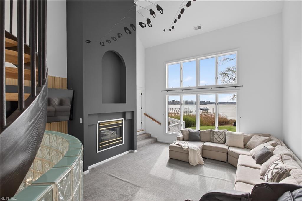 118 Sleepy Point WAY