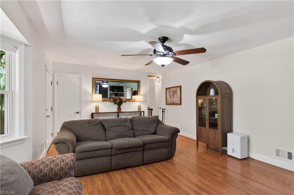 403 Mayflower RD