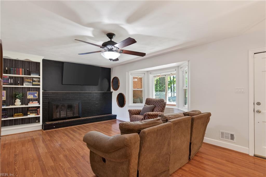 403 Mayflower RD