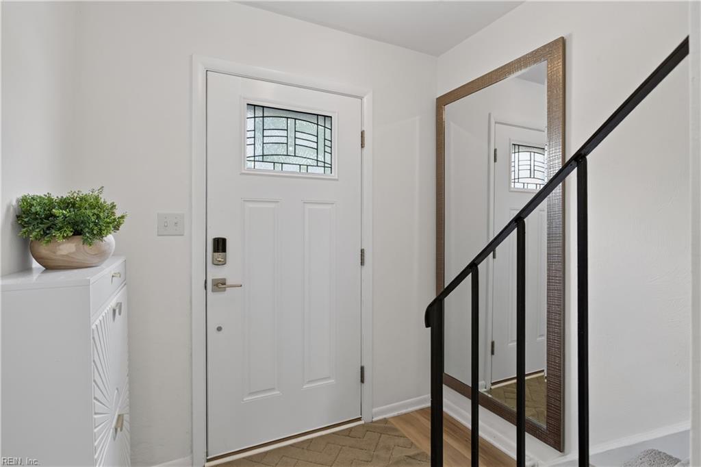 435 Barberton DR
