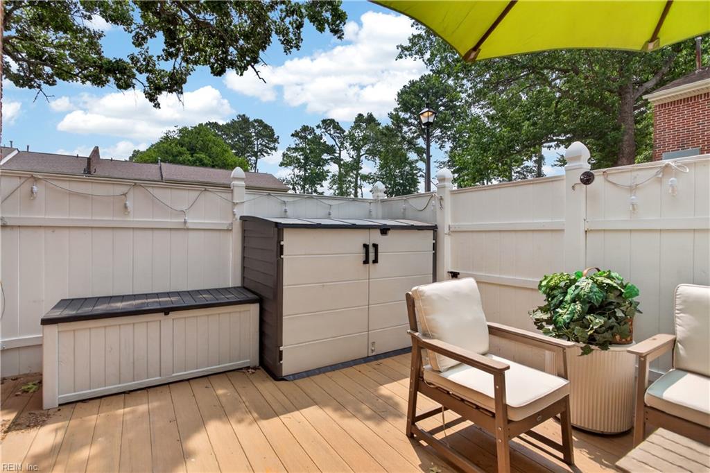 435 Barberton DR