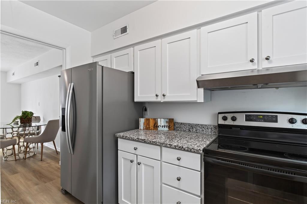 435 Barberton DR