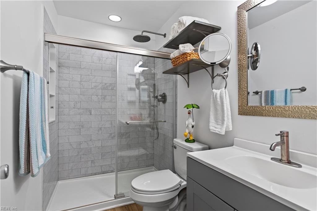 435 Barberton DR