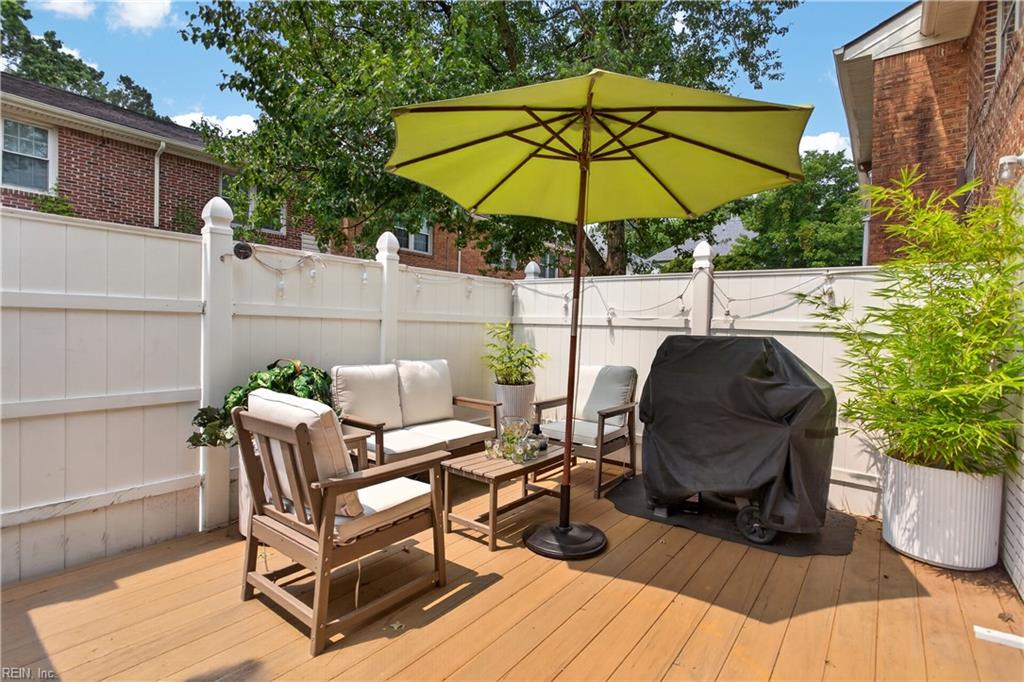435 Barberton DR
