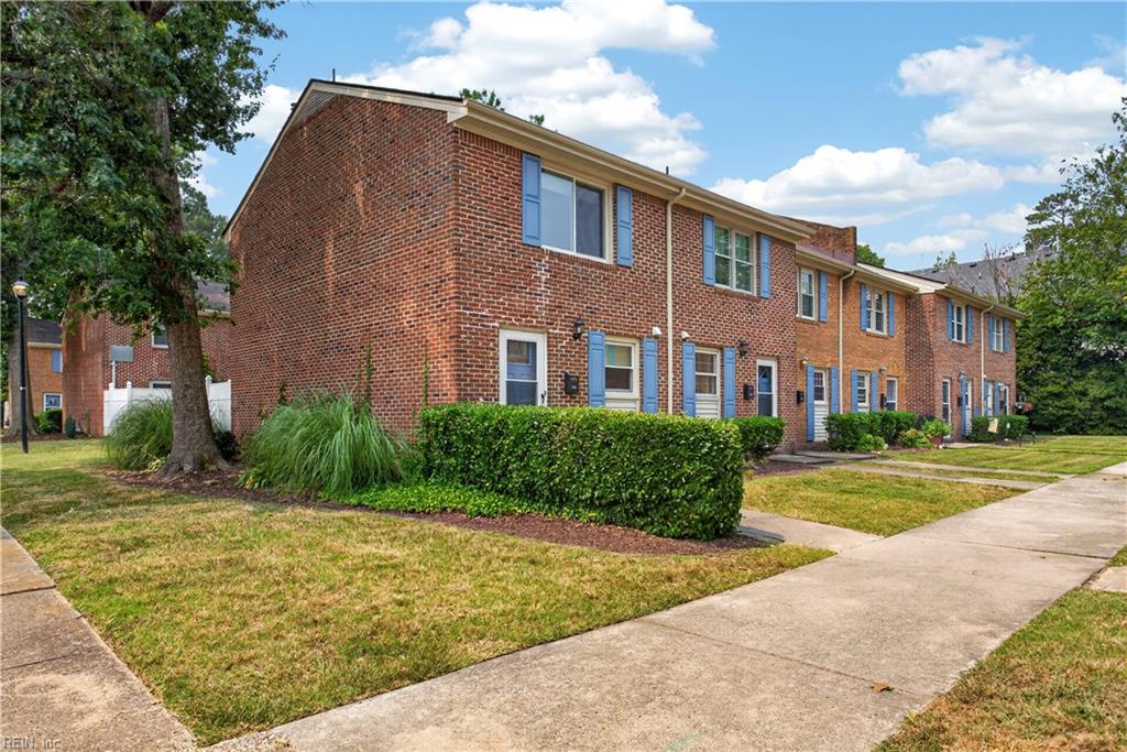 435 Barberton DR