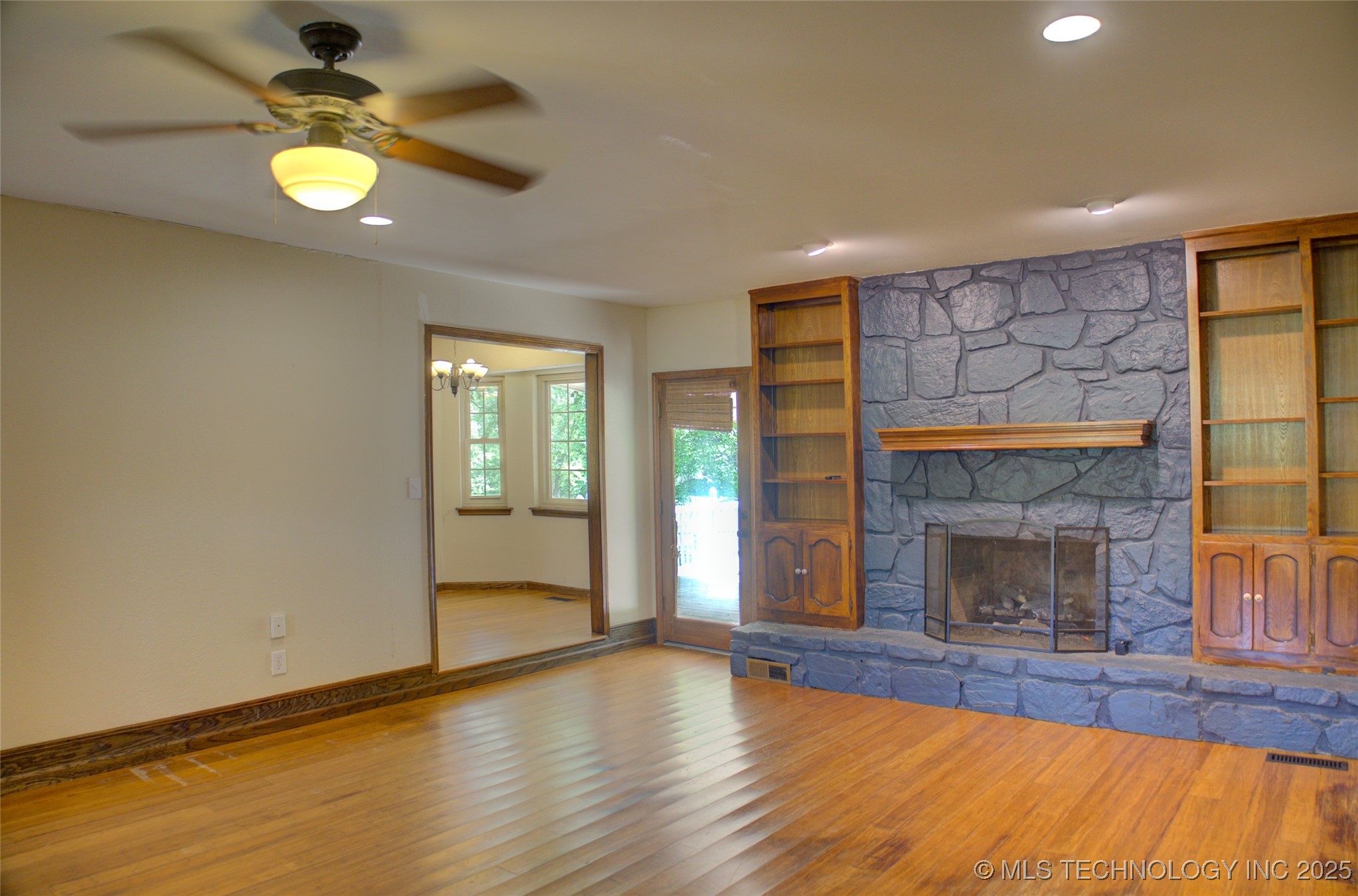 9701 Springlake Drive